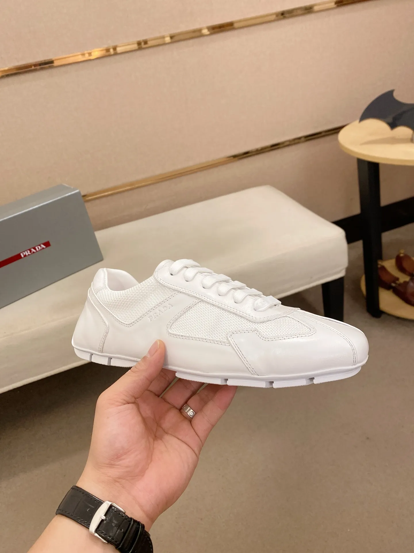 Men's shoes 💰 480💰 ✔️✔️✔️Top high version High-quality new PRADA (Prada) counters are launched at the same time. The new men's shoes and 😘fabrics are purely handmade in Niujing. Lining: Full cowhide lining. 👍🏿High-end☄️Open-molded non-slip rubber outsole, exquisite lines, simple and elegant, comfortable and high-end for leisure travel. Code number: 38-44. Can be customized45